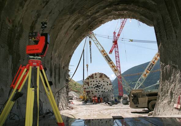 Le recours contre l'extension du tunnel du Lötschberg est rejeté