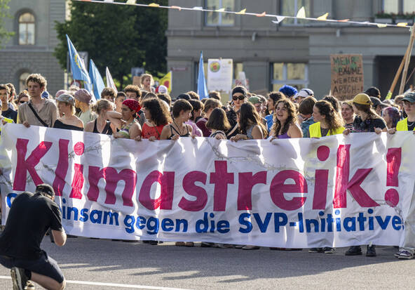 « Pas de Suisse à 10 millions »: la Grève du climat se dresse contre