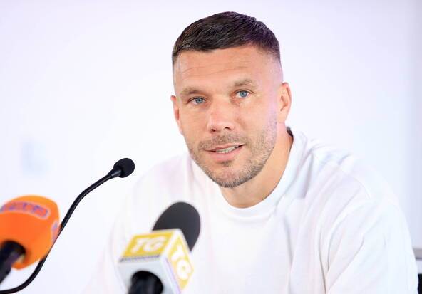 Lukas Podolski (40 ans) met fin à sa carrière