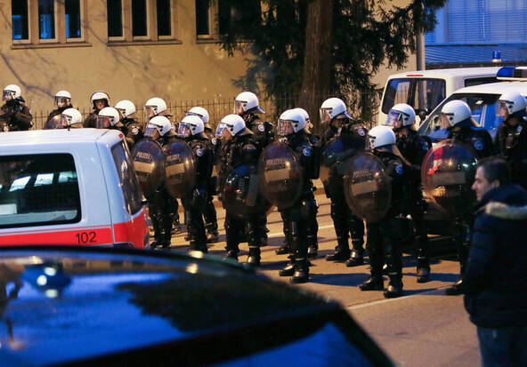 Un policier blessé lors d'affrontements à Zurich