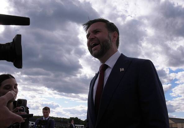 L'Iran attend des « actes » des USA, JD Vance évoque des « progrès »