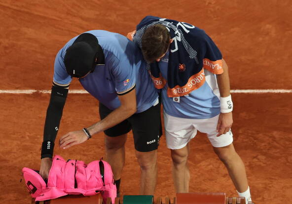 Arnaldi qualifié pour les demies après l'abandon de Berrettini