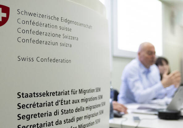 Le Secrétariat d'État aux migrations supprime plus de 100 postes