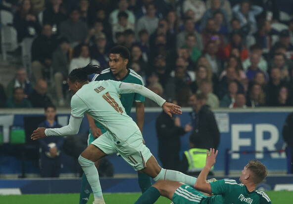 Olise dynamite l'Irlande du Nord