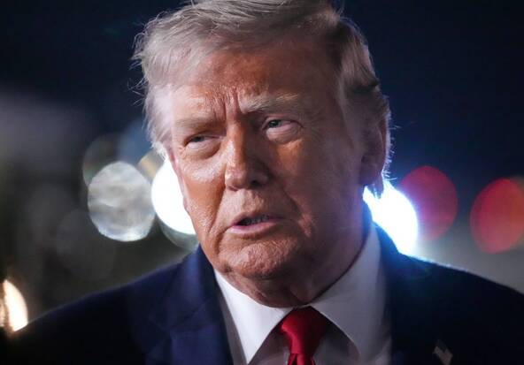 Trump accuse l'Iran d'avoir abattu un hélicoptère américain