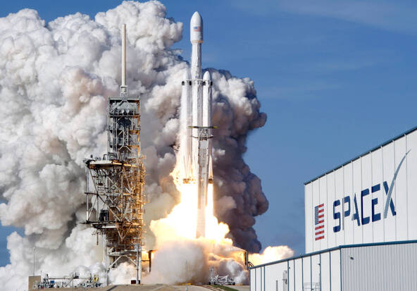 SpaceX prêt à un décollage historique à Wall Street