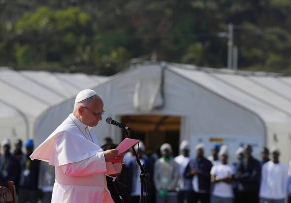 « Nous sommes tous des migrants », dit le pape en Espagne