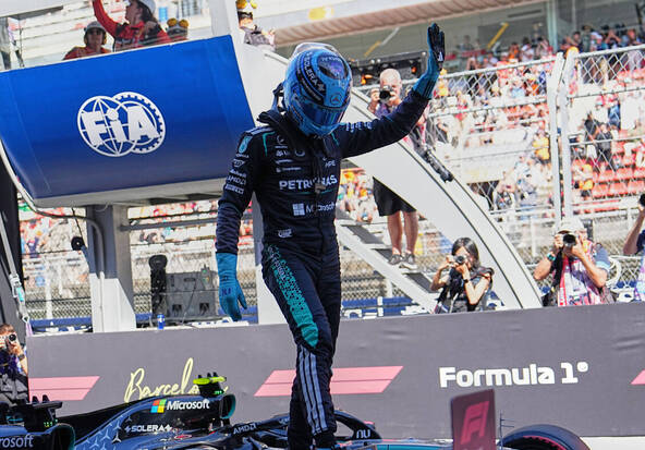 George Russell en pole devant Hamilton