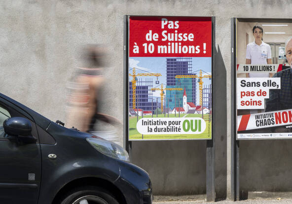Le peuple suisse se prononce sur l'immigration et le service civil
