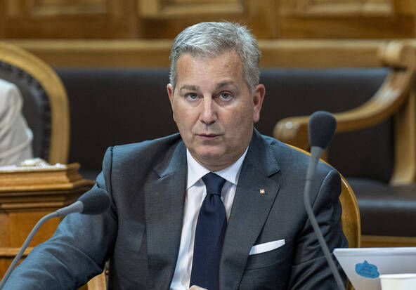 Exiger le casier judiciaire pour les demandes de permis de séjour