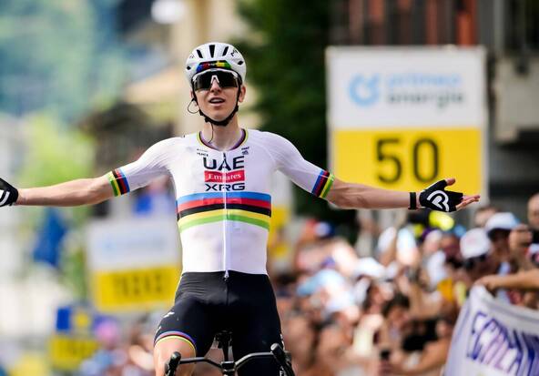 Tadej Pogacar assomme la course dès la première étape