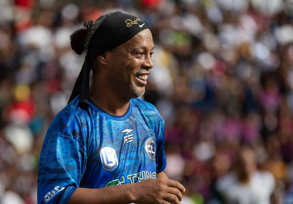 Ronaldinho en 3e division italienne, pour rejouer?