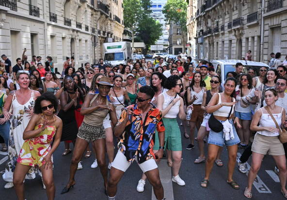 La France fête la musique sous une chaleur étouffante