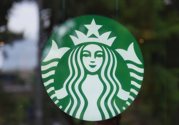 Fiasco publicitaire: Starbucks ferme temporairement 2000 cafés