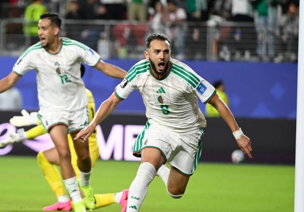L'Algérie s'impose sans briller et grâce à deux corners