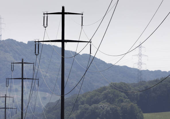Accord sur l'électricité: premier obstacle franchi en commission