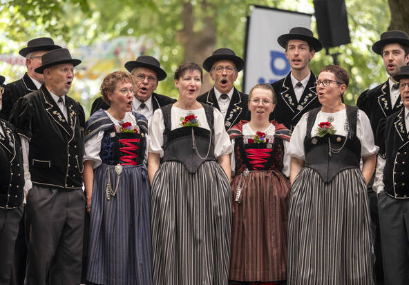La Fête fédérale de yodel a commencé à Bâle en pleine canicule