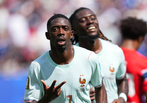 Dembelé offre la tête du groupe I à la France