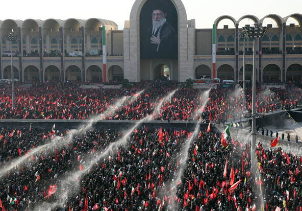 Grande prière à Téhéran pour les funérailles de Khamenei