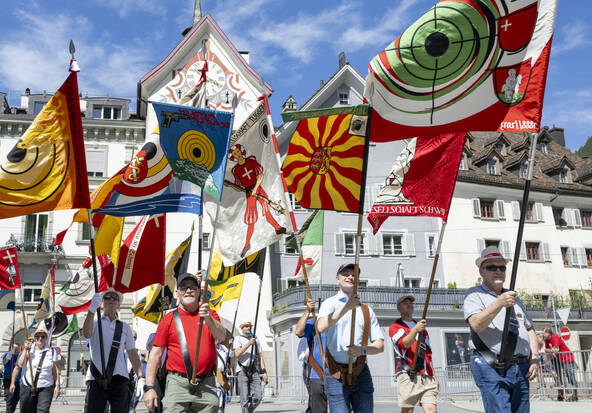 Des milliers de visiteurs à la Fête fédérale de tir aux Grisons
