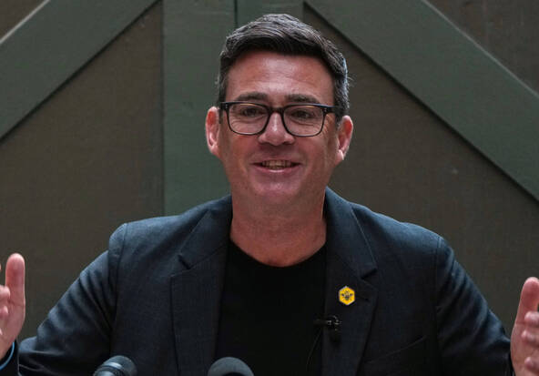 Burnham plébiscité au début de la course à la succession de Starmer