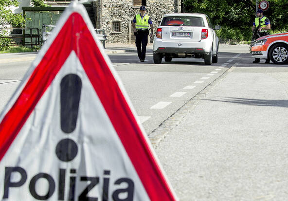 Trois policiers blessés lors d'une explosion à Leontica (TI)