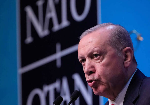 Turquie: Erdogan plus que jamais au sommet des pouvoirs