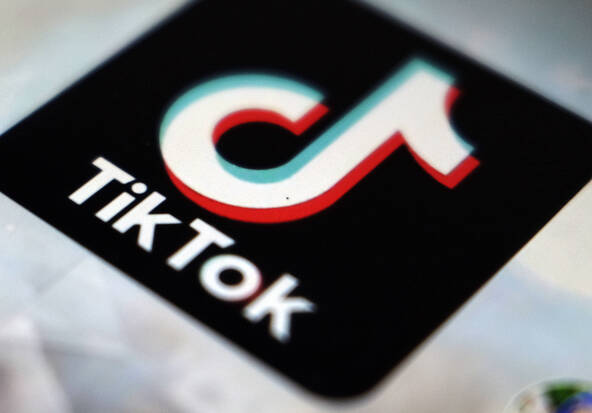 Protection des enfants: Londres ouvre une enquête sur TikTok
