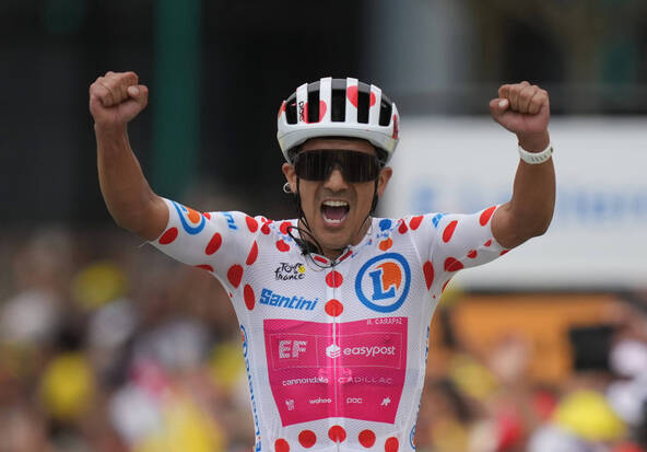TdF: L'étape-reine pour Carapaz, Pogacar file vers un 5e sacre