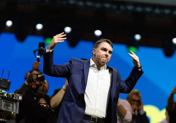 Brésil: Flavio Bolsonaro investi candidat pour la présidentielle