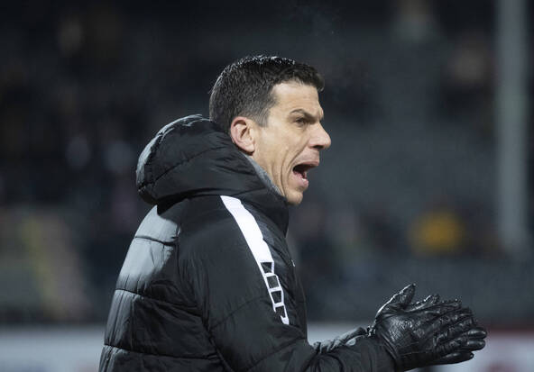 Yverdon ne décolle pas, Xamax leader