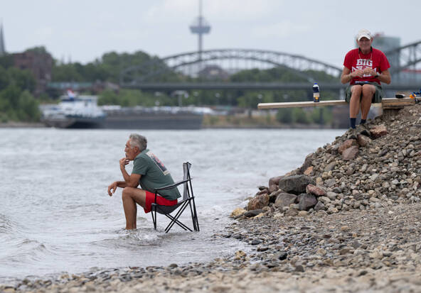 Sécheresse: le Rhin à un nouveau plus bas historique à Cologne