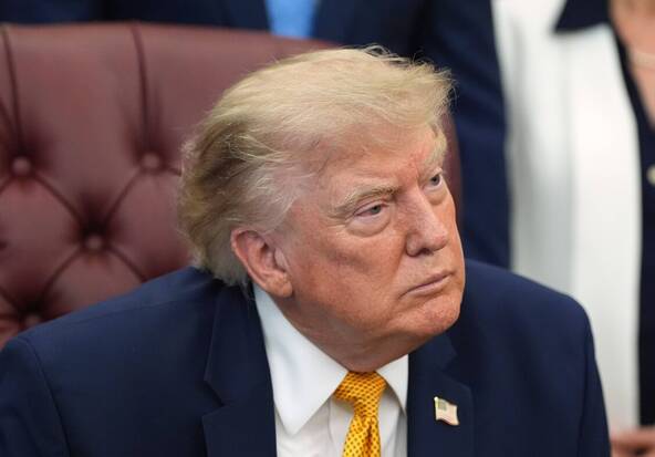 Trump annonce une reprise des discussions, l'Iran dément