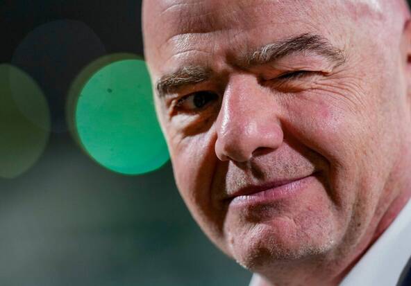Fragilisé, Infantino se réunit avec des responsables de la FIFA
