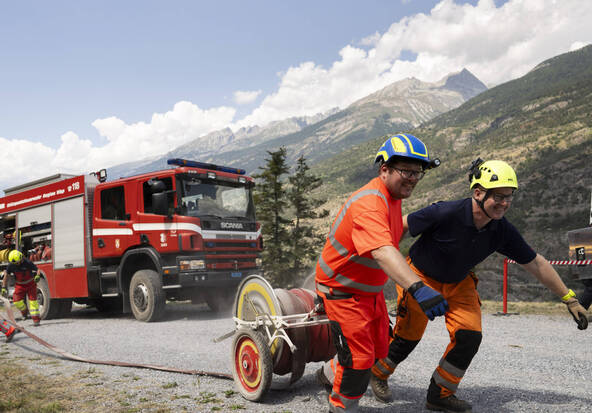 Feux de forêt: 32 pompiers bernois formés en Valais