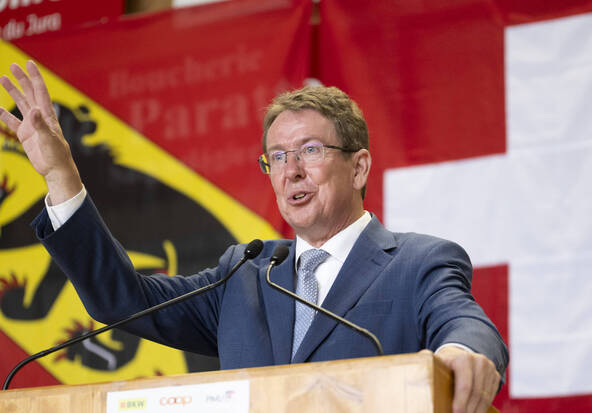 Albert Rösti défend la révision de l'ordonnance sur l'élevage