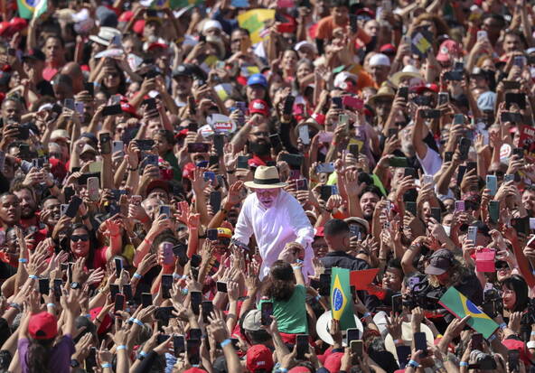 Lula et Flavio Bolsonaro partent à la conquête du vote des femmes