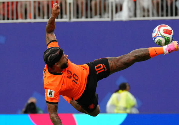 Les Corinthians prolongent finalement Memphis Depay