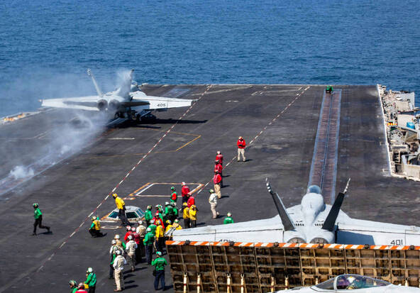 Un nouveau porte-avions américain est arrivé au Moyen-Orient