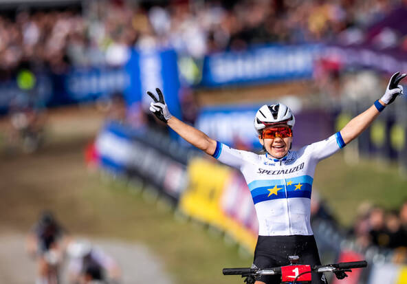 Sina Frei s'impose aux Gets en short-track