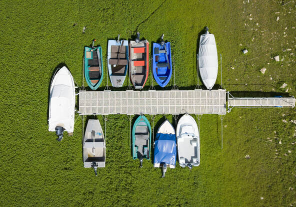 A sec, le lac des Brenets (NE) inquiète et fascine à la fois