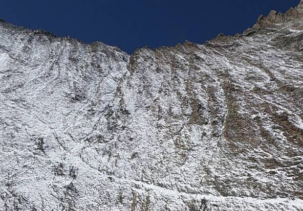 Un alpiniste chute mortellement au-dessus de Saas-Fee