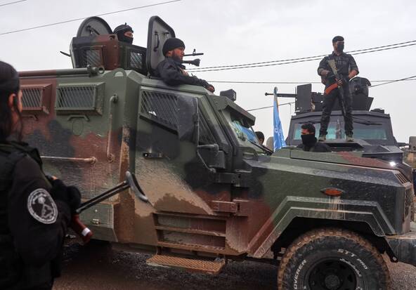 Syrie: le chef des forces kurdes annonce leur dissolution