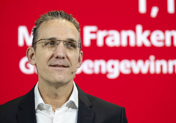 Raiffeisen progresse au 1er semestre, mais se serre la ceinture