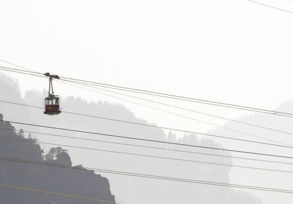 Une télécabine heurte une grue à l'Alpe d'Huez: 23 blessés