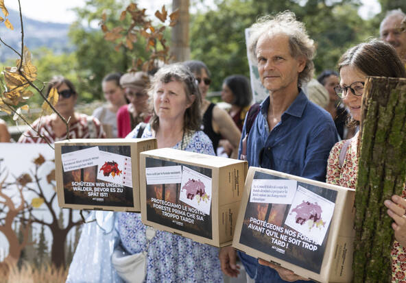 Forêts: plus de 72'000 signatures pour maintenir la pression