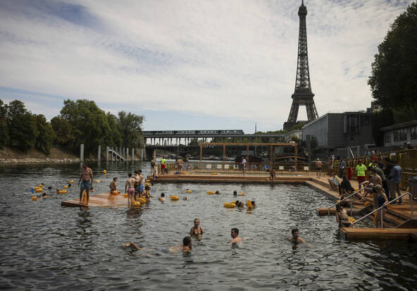 A Paris, les baignades dans la Seine font le plein cet été
