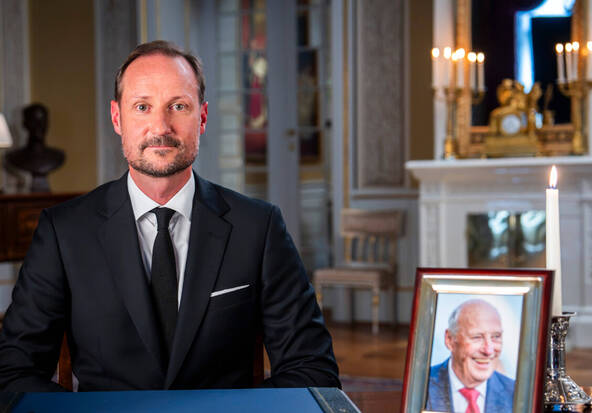 La Norvège, en deuil, entre dans une nouvelle ère sous Haakon VIII