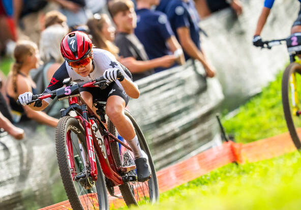 Sina Frei vise le titre mondial en cross-country