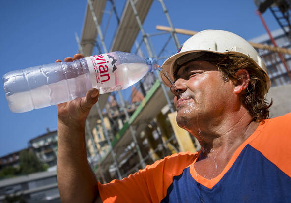 Canicule: Unia dénonce le non-respect des mesures sur les chantiers